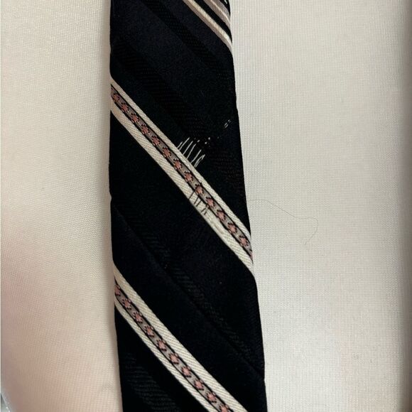 Set of 3 Vintage Ties | Blair, Damon, Oscar de la Renta | Silk | Floral & Ornate - Picture 4 of 11